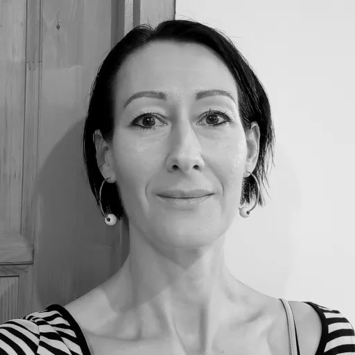 B&W photo of Vera Konyves